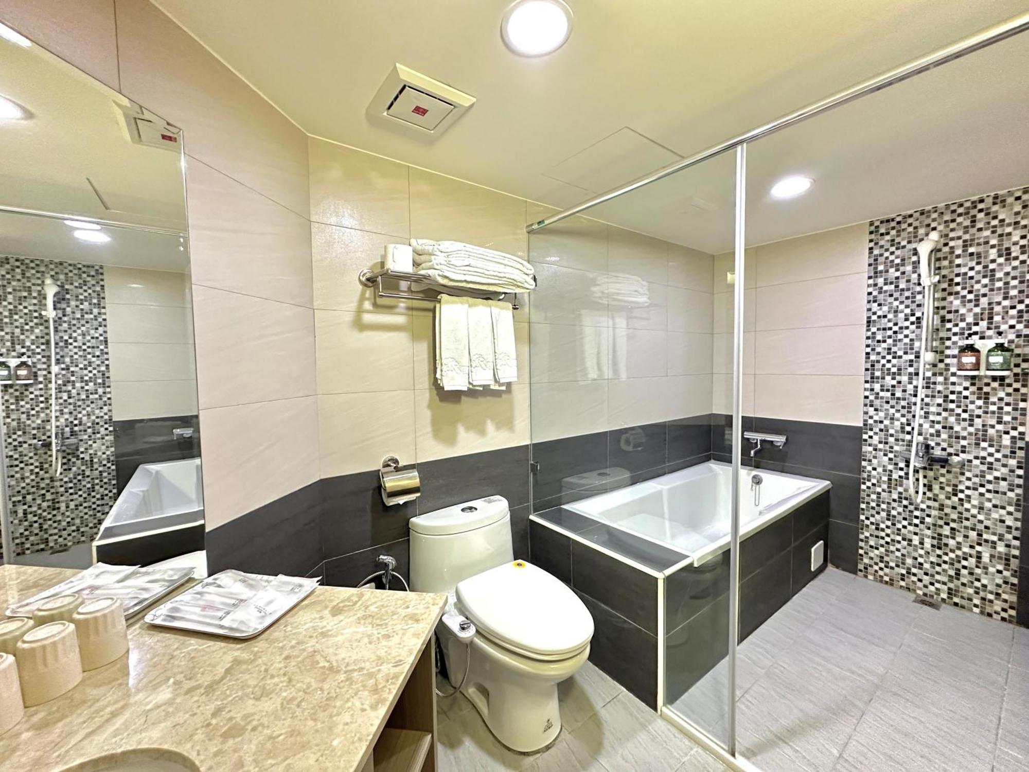 Mei Hotel Тайчжун Екстер'єр фото