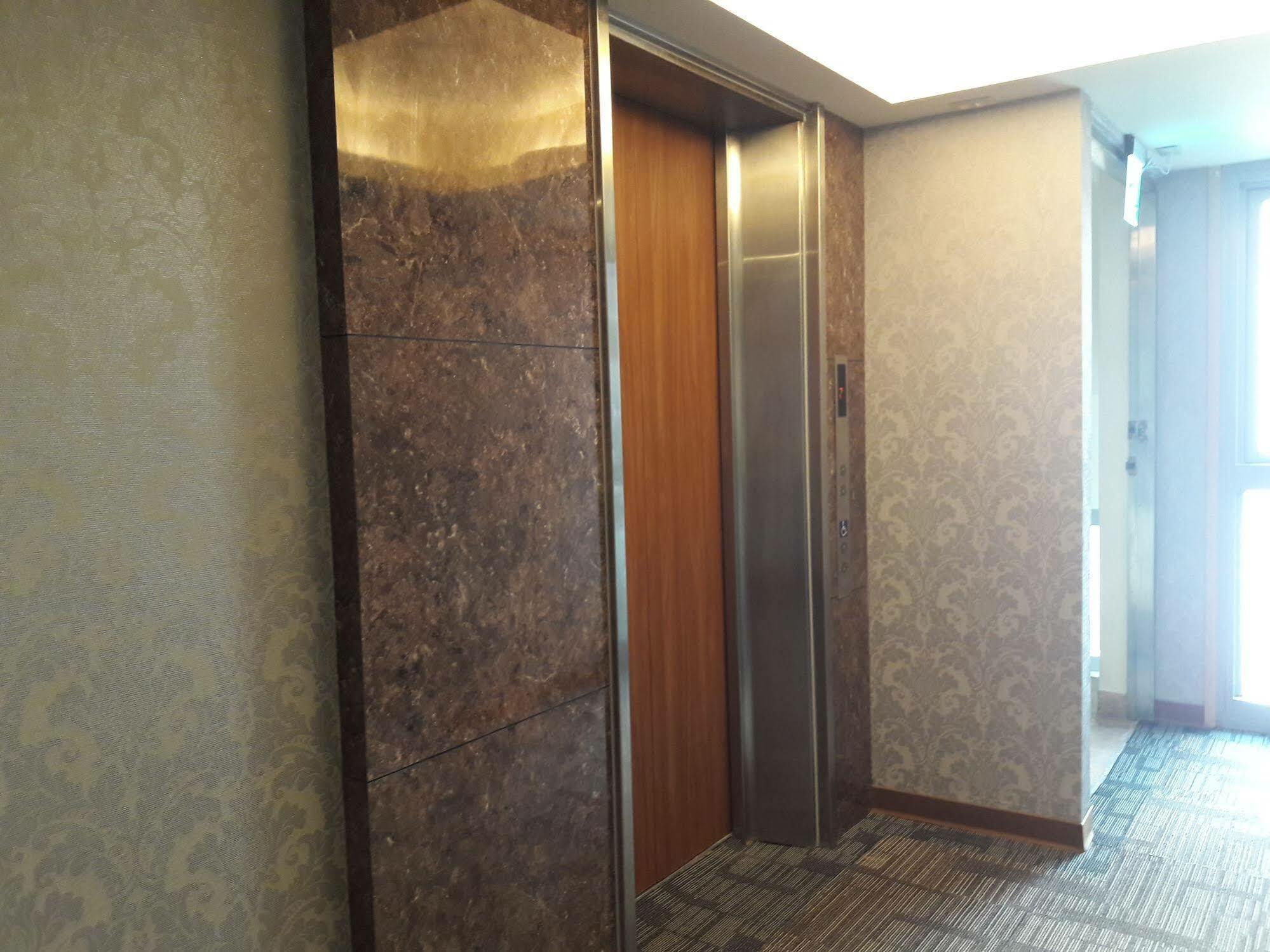 Mei Hotel Тайчжун Екстер'єр фото